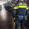Agent uit Schilderswijk lost in zijn eentje tientallen fietsdiefstallen op: ‘Daarvoor ben je toch bij de politie?’