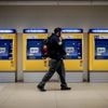 Spoorstaking op dinsdag gaat door, NS-baas Koolmees wil eisen bonden niet inwilligen