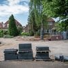 Stratenma­kers mogen niet meer dan een uur op hun knieën werken en dat zorgt hier voor frustratie