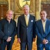 “Overweldigd door hun getuigenis”: koning Filip geraakt door deze vaders die hun dochters verloren in Israëlisch-Palestijns conflict